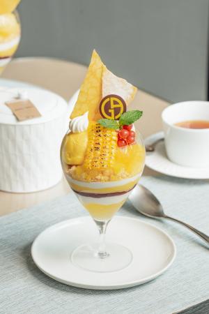【アルマーニ / カフェ 表参道】夏の陽射しを感じる、