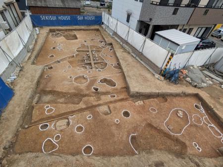 市内最古級の瓦片と多量の須恵器が出土　内田遺跡で土