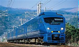 特急列車内に鉄道グッズ専用自動販売機が登場！
