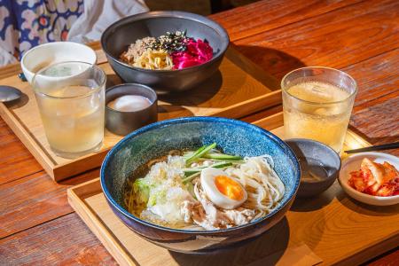 タッカンマリ食べ放題の「晴レ時々タッカンマリ食堂」