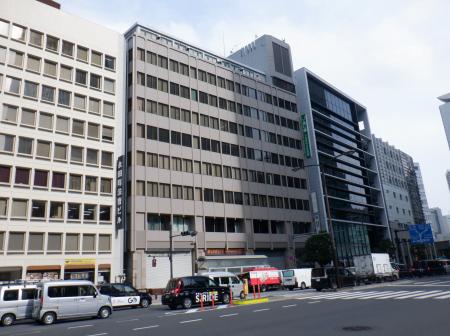 解体前の建物を舞台に、まちの未来を考える参加型アー