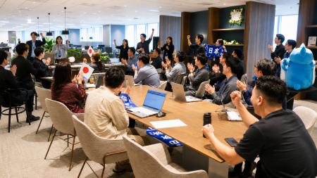 レガシィ、6月26日のサッカー日本代表戦を社員で応援
