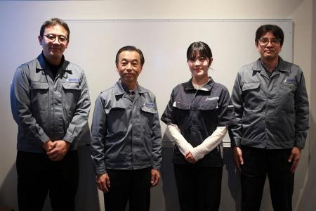 勤怠・給与の完全クラウド化で確認作業を75%削減！