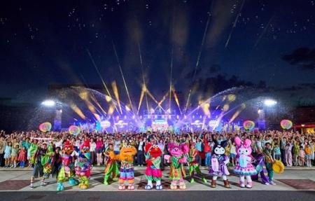 ２５周年のユニバーサル・スタジオ・ジャパン、夏の夜