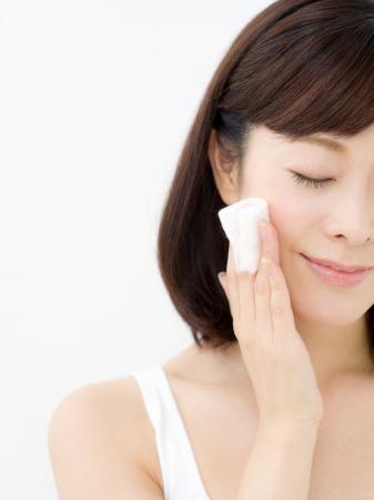 肌負担を抑えながら角質除去効果を高めるふきとり化粧