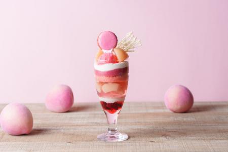 みずみずしくて、やさしく甘い― 。桃に恋する夏パフェ みずみずしくて、やさしく甘い― 。桃に恋する夏パフェ