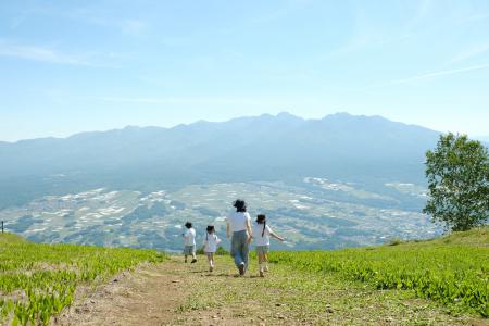 2030年観光客100万人を目指し、2大リゾート来訪者の町