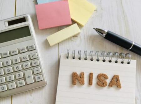 ＜専門家40名が評価＞『NISA 証券会社』【楽天証券】