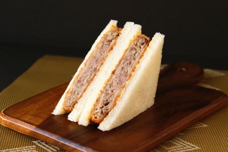 ブランド和牛の旨味溢れる「神戸牛ミンチカツサンド」