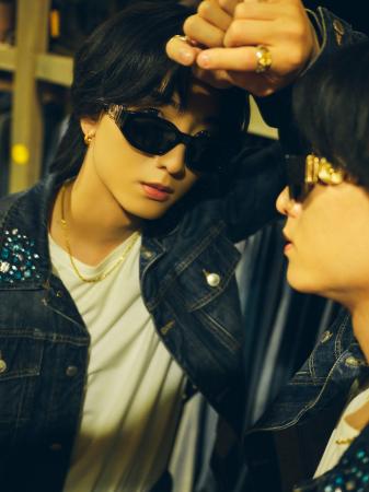 人気声優・小林千晃のデビュー10周年記念写真集から新 人気声優・小林千晃のデビュー10周年記念写真集から新
