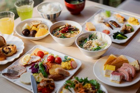 専門学校と初の産学連携で訪日客向けに朝食をリニュー