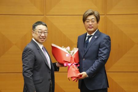 株式譲渡契約に伴う成約式を実施。保育×スポーツで成