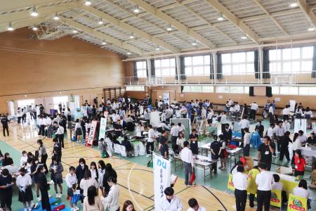 小田原北高校で体験型企業説明会「COURSE EXPO」を開