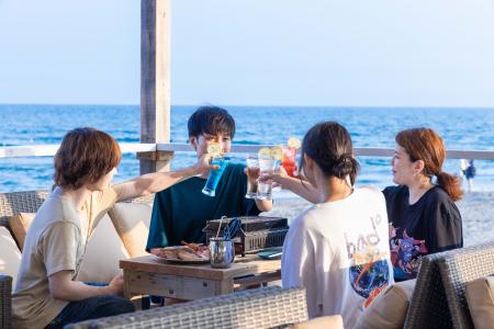 C.STANDブランドから、期間限定の海の家「SEA.STAND」