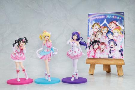 『ラブライブ！』より、『僕たちはひとつの光』衣装の