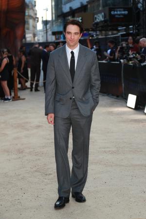 【Dior】ロバート・パティンソン、ミア・ゴス、アン・