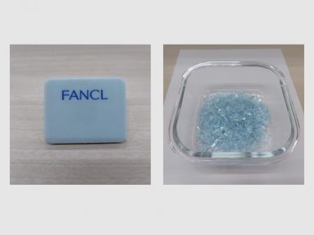 使用済み化粧品容器をリサイクルしたネームプレートを