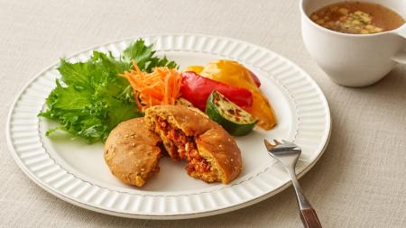 ZENBから待望のカレーパン登場!1食分の野菜が摂れる ZENBから待望のカレーパン登場!1食分の野菜が摂れる