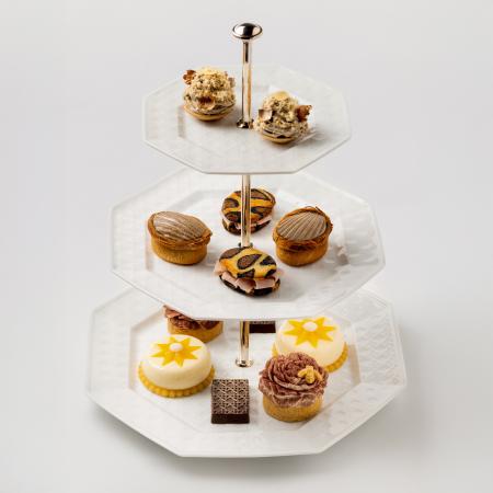 【Dior】「カフェ ディオール by アンヌ=ソフィ-・ピ 【Dior】「カフェ ディオール by アンヌ=ソフィ-・ピ