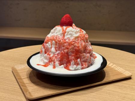 人気かき氷店「ひみつ堂」と小岩井乳業が初のコラボ。 人気かき氷店「ひみつ堂」と小岩井乳業が初のコラボ。