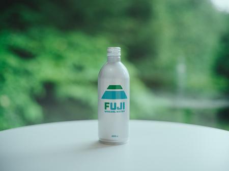 ファミリーマートオリジナルデザインの限定ボトル「FA ファミリーマートオリジナルデザインの限定ボトル「FA