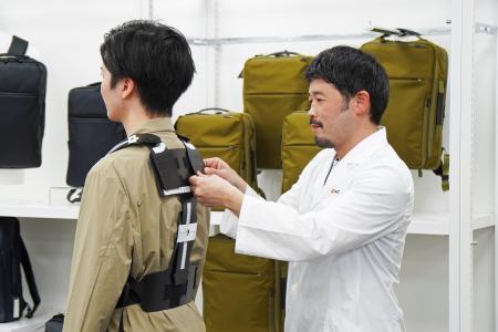 「自分に合うバックパック」を科学する体験型POP-UPイ