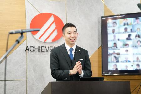 経営者の決断を正解にし、一枚岩の組織をつくる。クオ 経営者の決断を正解にし、一枚岩の組織をつくる。クオ