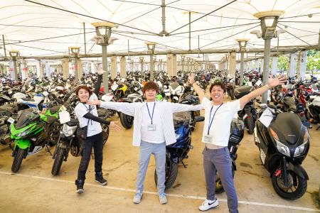 普段は入れない会員制バイクオークション会場へutf-8