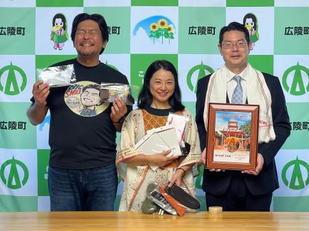 奈良県広陵町の“日本一の靴下”が、ネパールから世界へ 奈良県広陵町の“日本一の靴下”が、ネパールから世界へ