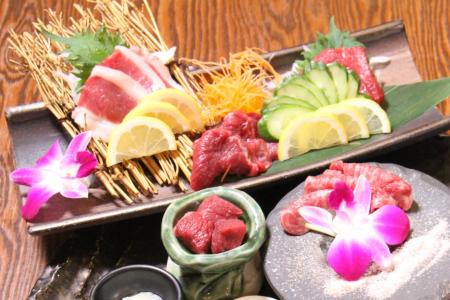 100%純国産。契約牧場「佃牧場」の馬刺し5部位を味わ 100%純国産。契約牧場「佃牧場」の馬刺し5部位を味わ