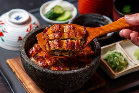 名古屋のうなぎ文化に、“石焼おこげ”という新提案