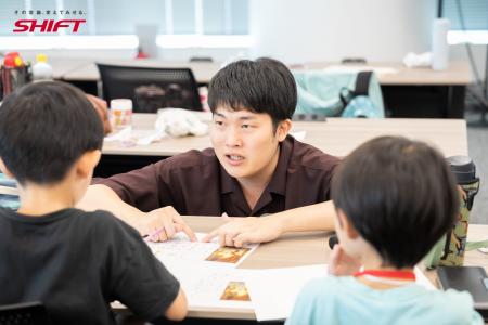 猛暑時代の「夏休みの子どもの居場所」問題に、“親が