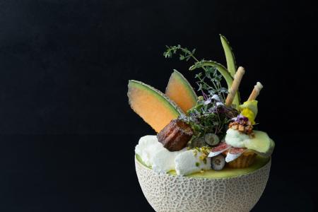 メロンをたっぷり味わう、夏のごちそうパフェ「果房 