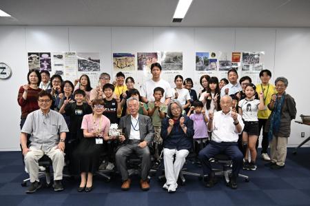 被爆者や利用者家族小中学生など50人が交流　新宿と武