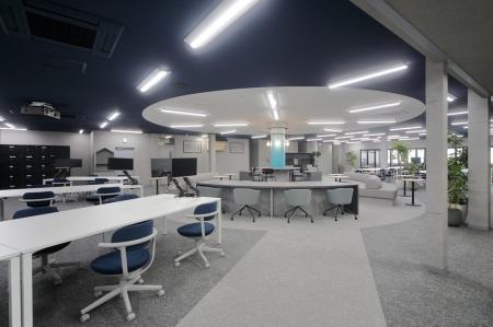 岩田産業、本社オフィスを刷新~「見えない仕事」が見 岩田産業、本社オフィスを刷新~「見えない仕事」が見