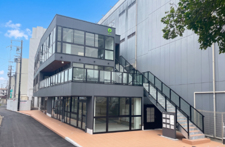 富田林駅前ロータリー沿いの新たなランドマーク 商業 富田林駅前ロータリー沿いの新たなランドマーク 商業