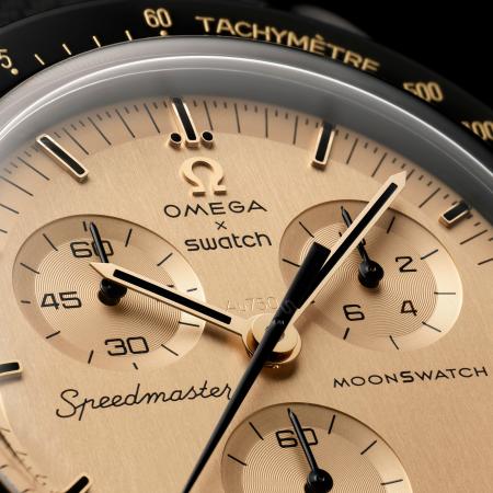 受け継がれる歴史の重みを刻む、 MOONSWATCH。