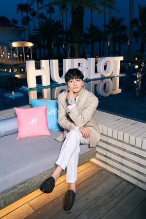 【ウブロ】小関裕太、夏の新作を纏い「HUBLOT SUMMER 