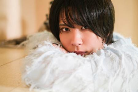 松原凛初の写真集から3種の先行カットを新たに解禁！ 