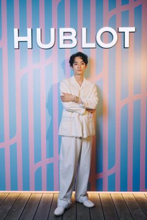 【ウブロ】濱正悟、夏の新作を纏い「HUBLOT SUMMER NI