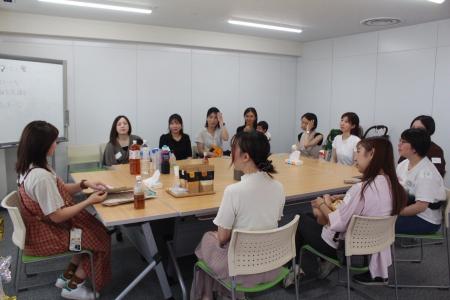 【「孤育て」を防ぐ地域の力】喫茶×保健室「Lamprella