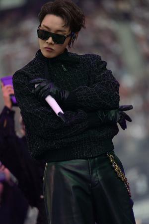 【ルイ・ヴィトン】j-hope、「BTS WORLD TOUR 'ARIRA