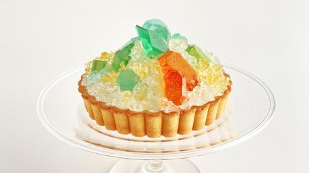“食べる誕生石”8月のペリドットが輝くアイスタルト、2