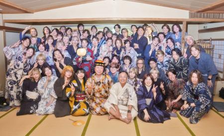 関西で38店舗を展開するNYNY、年間売上2,000万円超を 関西で38店舗を展開するNYNY、年間売上2,000万円超を