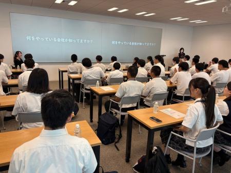 SB C&S、ソフトバンクと合同で実践学園中学校・高等学