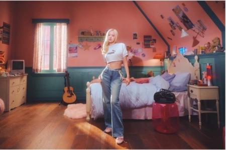 BLACKPINKのROSEを起用したキャンペーンビジュアルを
