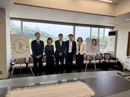 「知って、肝炎プロジェクト」肝炎対策特別大使の伍代 「知って、肝炎プロジェクト」肝炎対策特別大使の伍代