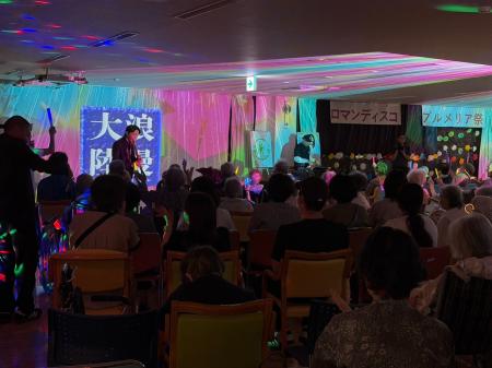 高齢者の健康を音楽でつなぐ「ロマンディスコ」を開催