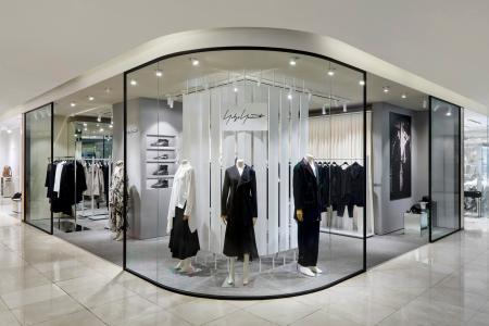 Yohji Yamamoto、韓国 現代百貨店貿易センター店にて Yohji Yamamoto、韓国 現代百貨店貿易センター店にて