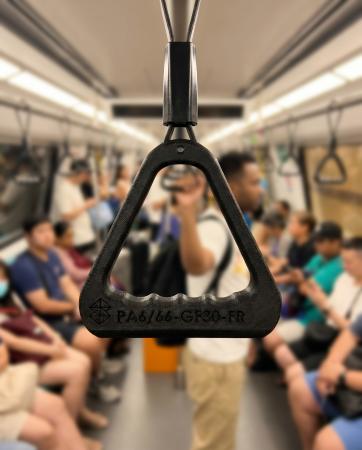 ストラタシス、鉄道・輸送機器向け難燃性FDM材料「FDM
